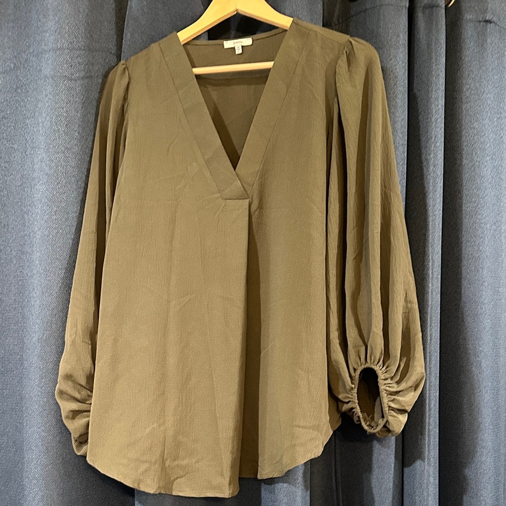JODIFL Olive V-Neck Puff Sleeve Blouse